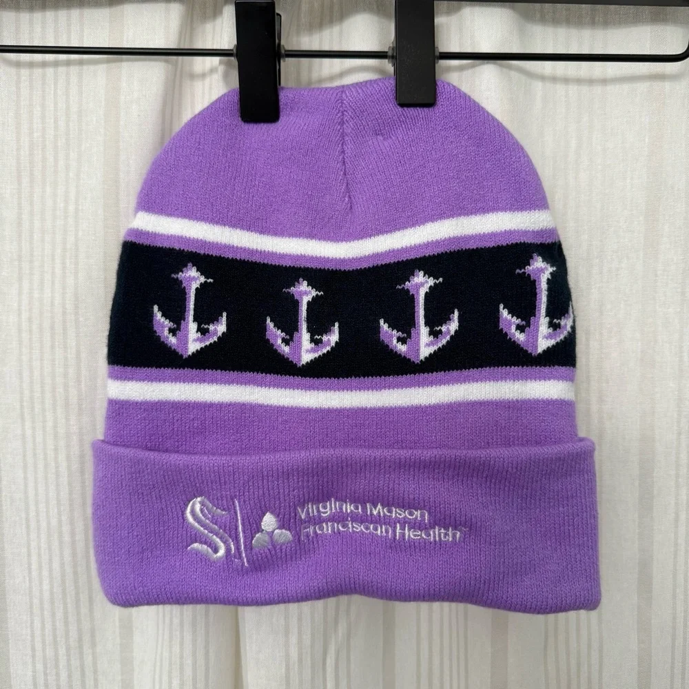 NWT Seattle Kraken ⚓️ Hockey Fights Cancer purple beanie
